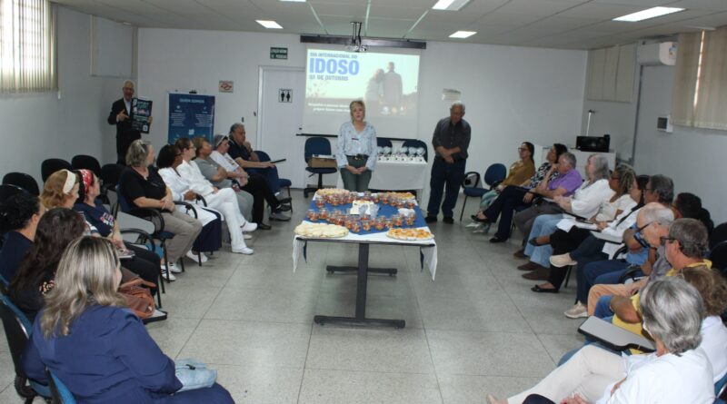 Santa Casa de Marília celebra Dia do Idoso com homenagem a colaboradores e ações para pacientes